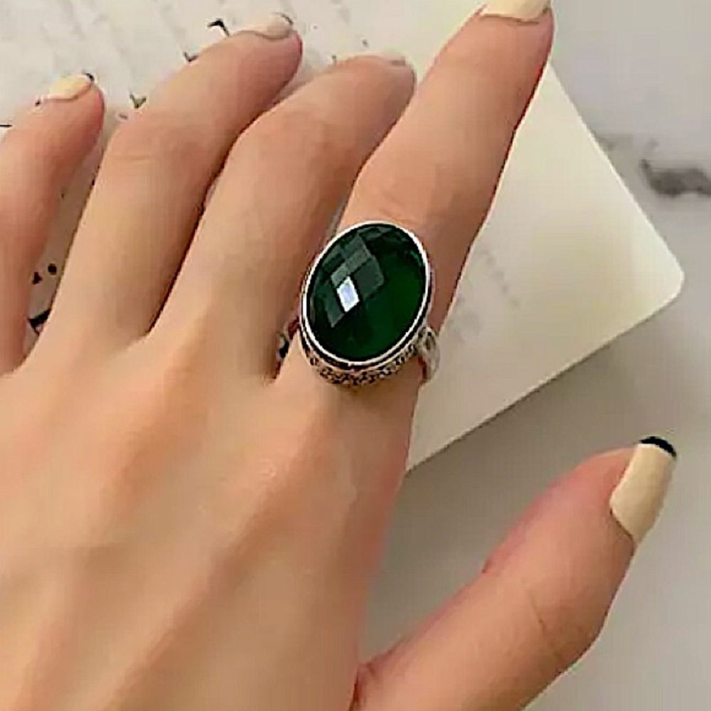 EMERALD GREEN STERLING SILVER  ZIRCON RING - Picture 2 of 4